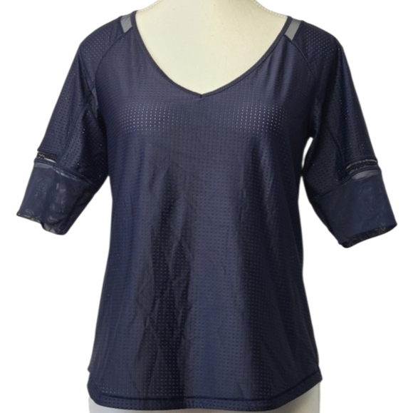 lululemon athletica Tops - Lululemon Athletica Var-City Deep Navy 1/2 Sleeve V-Neck Shirt Women’s PTP 16"
